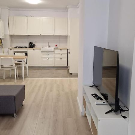 Lovely Apartment In City Center Timisoara Exterior foto